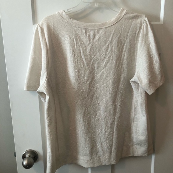 Creamy white floral embossed Ann Taylor blouse - Picture 8 of 8